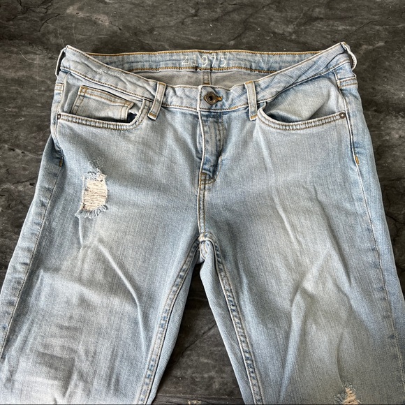 Zara Ripped Jeans - Picture 2 of 4